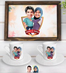 Kişiye Özel İsimli Sevgililer Karikatürlü Doğal Ahşap Tepsi ve 2’li Kahve Fincan Seti-61