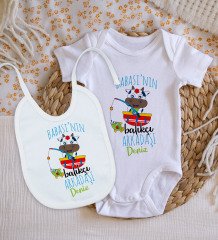 BK Kids Kişiye Özel Babasının Balıkçı Arkadaşı Tasarımlı Bebek Body Zıbın ve Mama Önlüğü Hediye Seti - Model 1