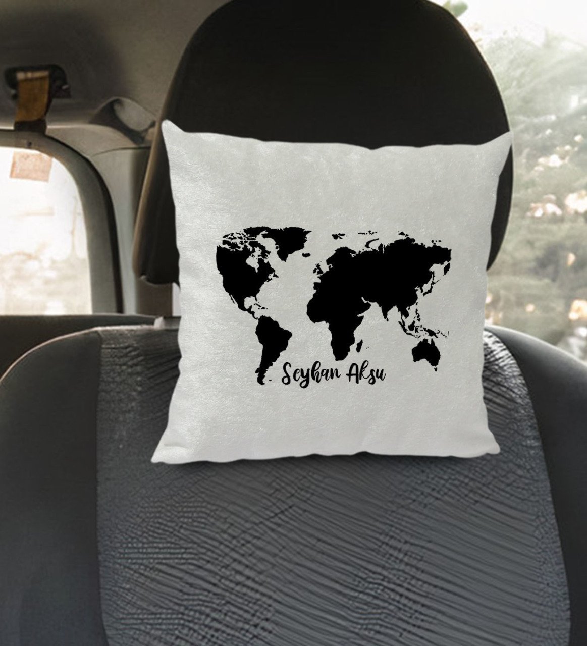Kişiye Özel İsimli Dünya Haritası Tasarımlı Kare Araç Koltuk Yastığı-1
