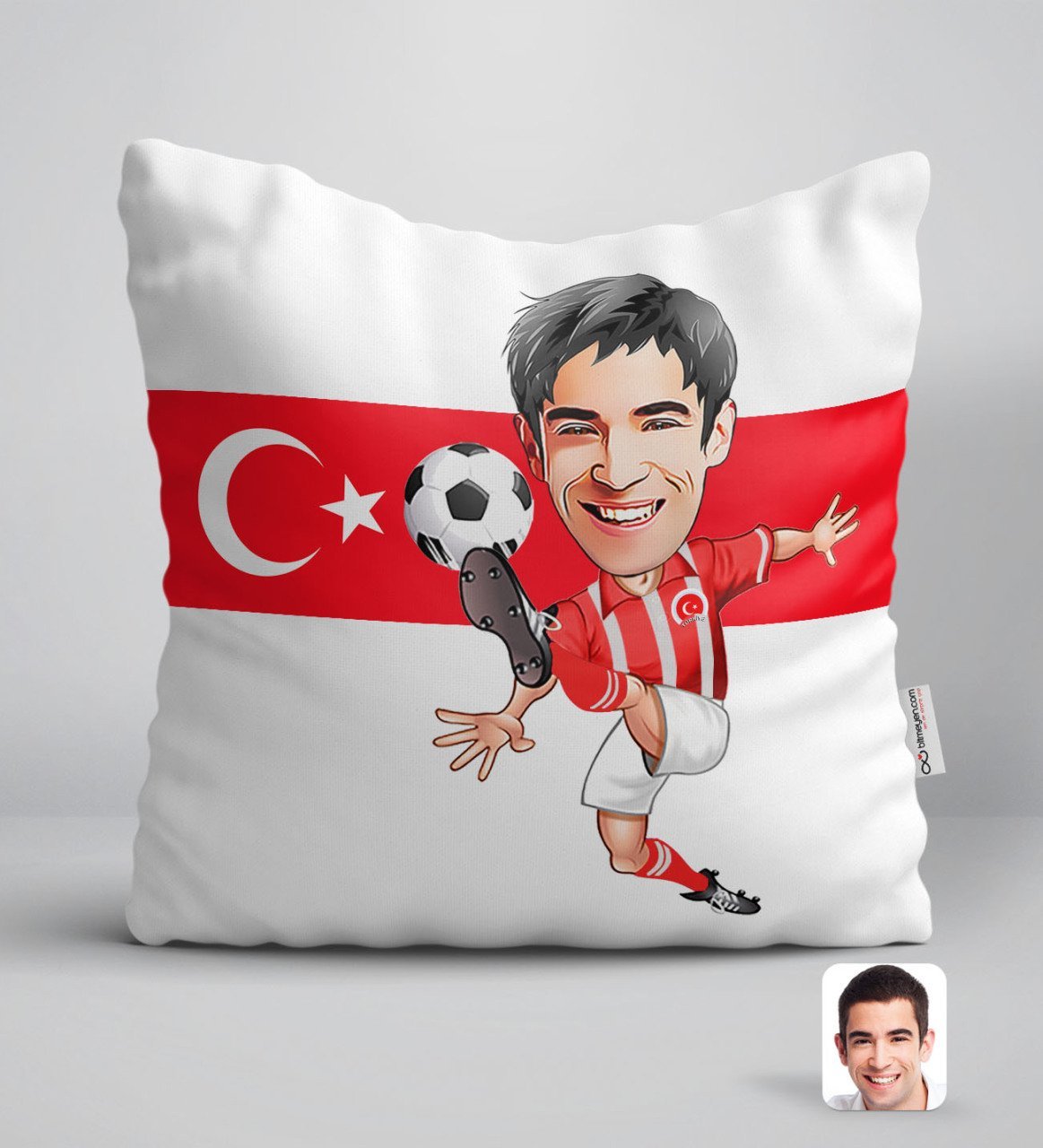 Kişiye Özel Türkiye Milli Takım Formalı Futbolcu Karikatürlü Beyaz Yastık-1