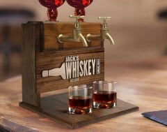 BK Gift Kişiye Özel Kabartma İsimli Çift Musluklu Doğal Ahşap Viski Standı, İçki Standı, Doğum Günü Hediyesi, Ev Hediyesi, Erkek Hediye-29