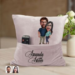 BK Gift Kişiye Özel Sevgililer Karikatür Tasarımlı Organizer Kumanda ve Atıştırmalık Cepli Pembe Kırlent Yastık-109 Arkadaşa Hediye, Cepli Yastık