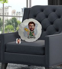 Kişiye Özel İsimli Erkek Ressam Karikatürlü Yuvarlak Dekoratif Kırlent Yastık-1