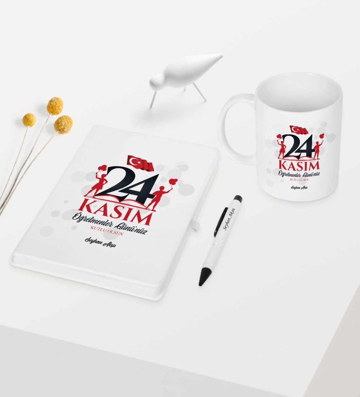 Kişiye Özel Öğretmenler Gününüz Kutlu Olsun Temalı Beyaz Defter Kalem Kupa Seti - 2