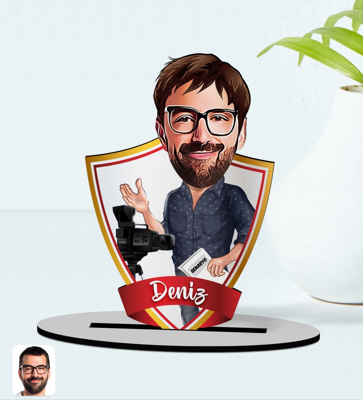 Kişiye Özel İsimli Erkek Yönetmen Karikatürlü Ahşap Biblo Model-1