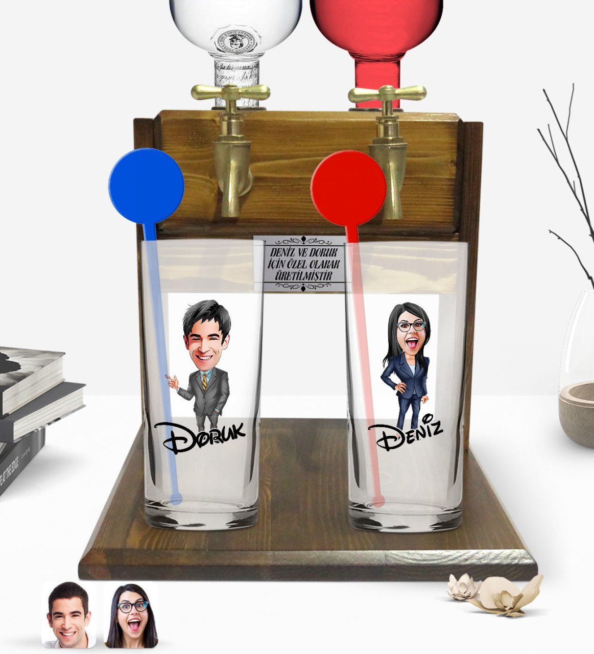 Kişiye Özel Renkli Baskılı Erkek ve Kadın Karikatürlü İkili Vodka Bardağı ve Çift Musluklu Doğal Ahşap Vodka Standı-2