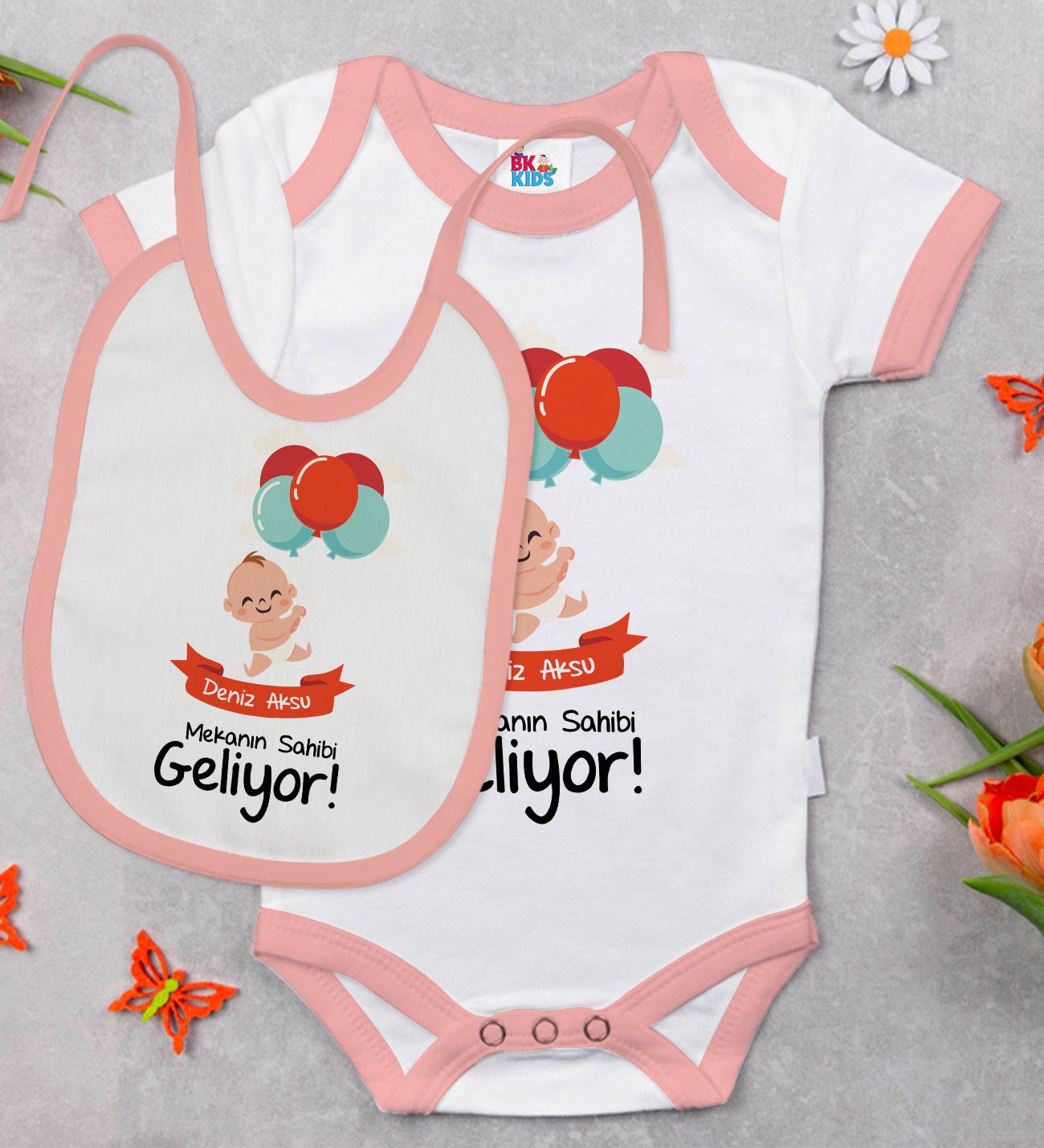 BK Kids Kişiye Özel Mekanın Sahibi Geliyor Tasarımlı Pembe Bebek Body Zıbın ve Mama Önlüğü Hediye Seti