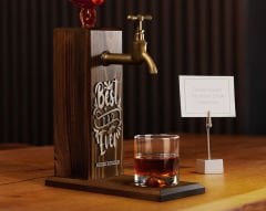BK Gift Kişiye Özel Kabartma İsimli Babalar Günü Tasarımlı Musluklu Ceviz Ahşap Şarap Standı, Viski Çeşmesi, Babaya Hediye, İçecek Dispenseri-2