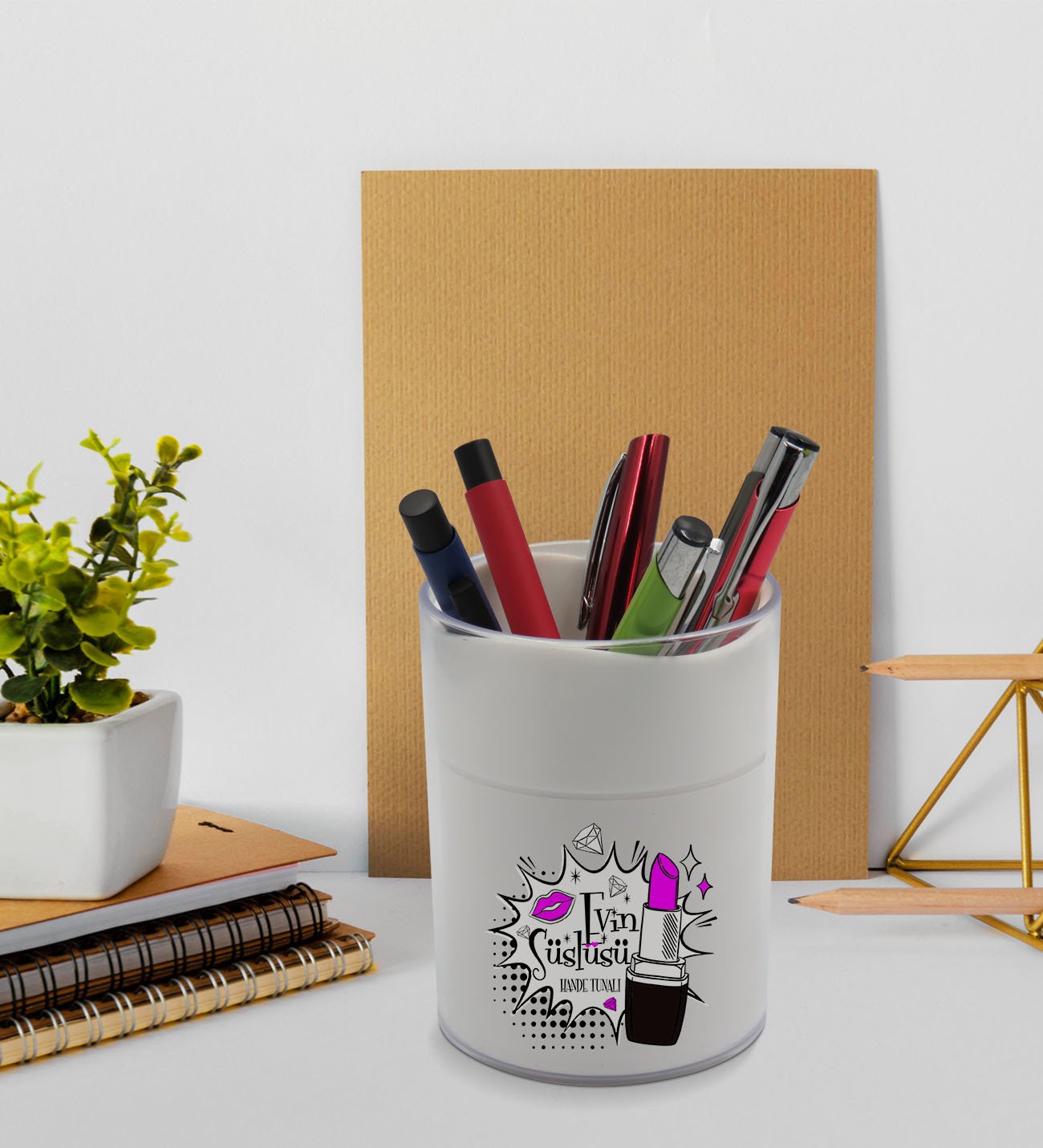 BK Gift Kişiye Özel Evin Süslüsü Tasarımlı Beyaz Akrilik Kalemlik - Model 3