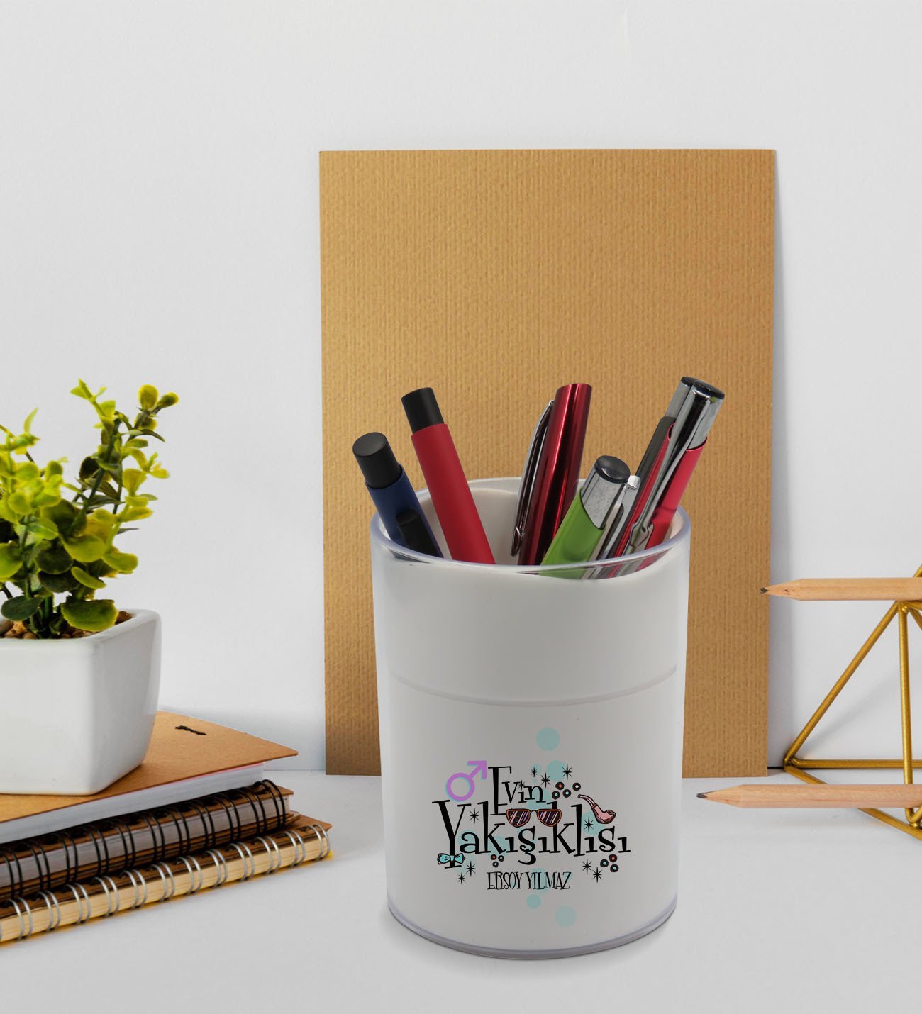 BK Gift Kişiye Özel Evin Yakışıklısı Tasarımlı Beyaz Akrilik Kalemlik - Model 2