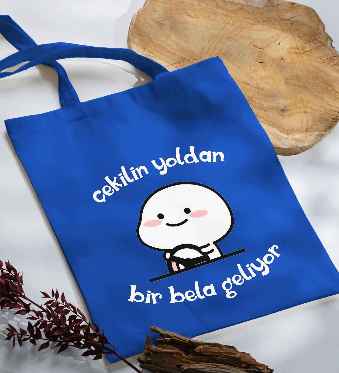 BK Gift Bir Bela Geliyor Tasarımlı-1 Mavi Kumaş Bez Çanta, Baskılı Omuz Çantası, Alışveriş Çantası, Arkadaşa Hediye