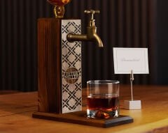 BK Gift Kişiye Özel Kabartma İsimli Musluklu Ahşap İçki Standı, Viski Çeşmesi, Doğum Günü Hediyesi, Ev Hediyesi, İçecek Dispenseri-67