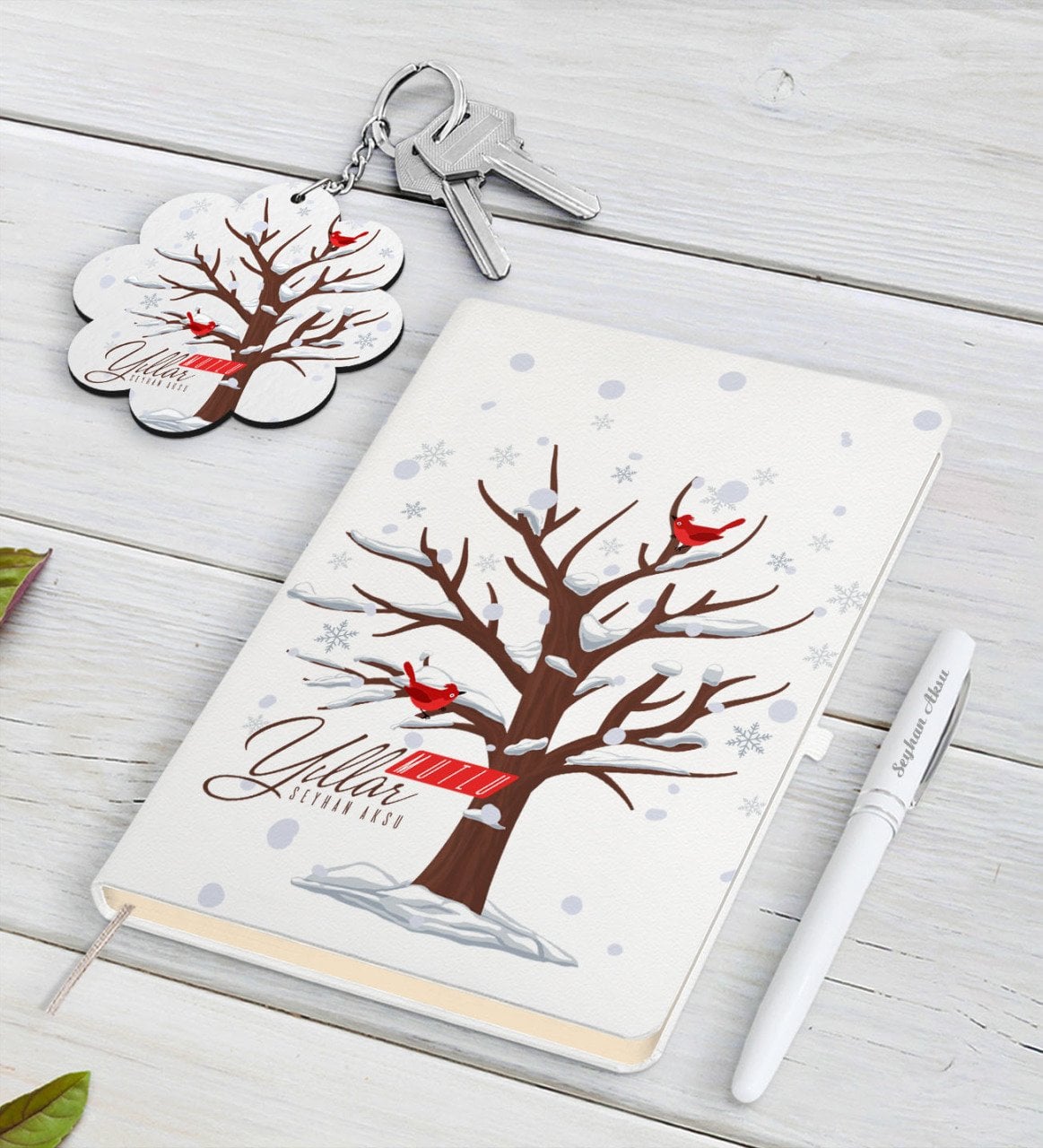 Kişiye Özel İsimli Yılbaşı Mutlu Yıllar Beyaz Defter Kalem ve Anahtarlık Hediye Seti-25