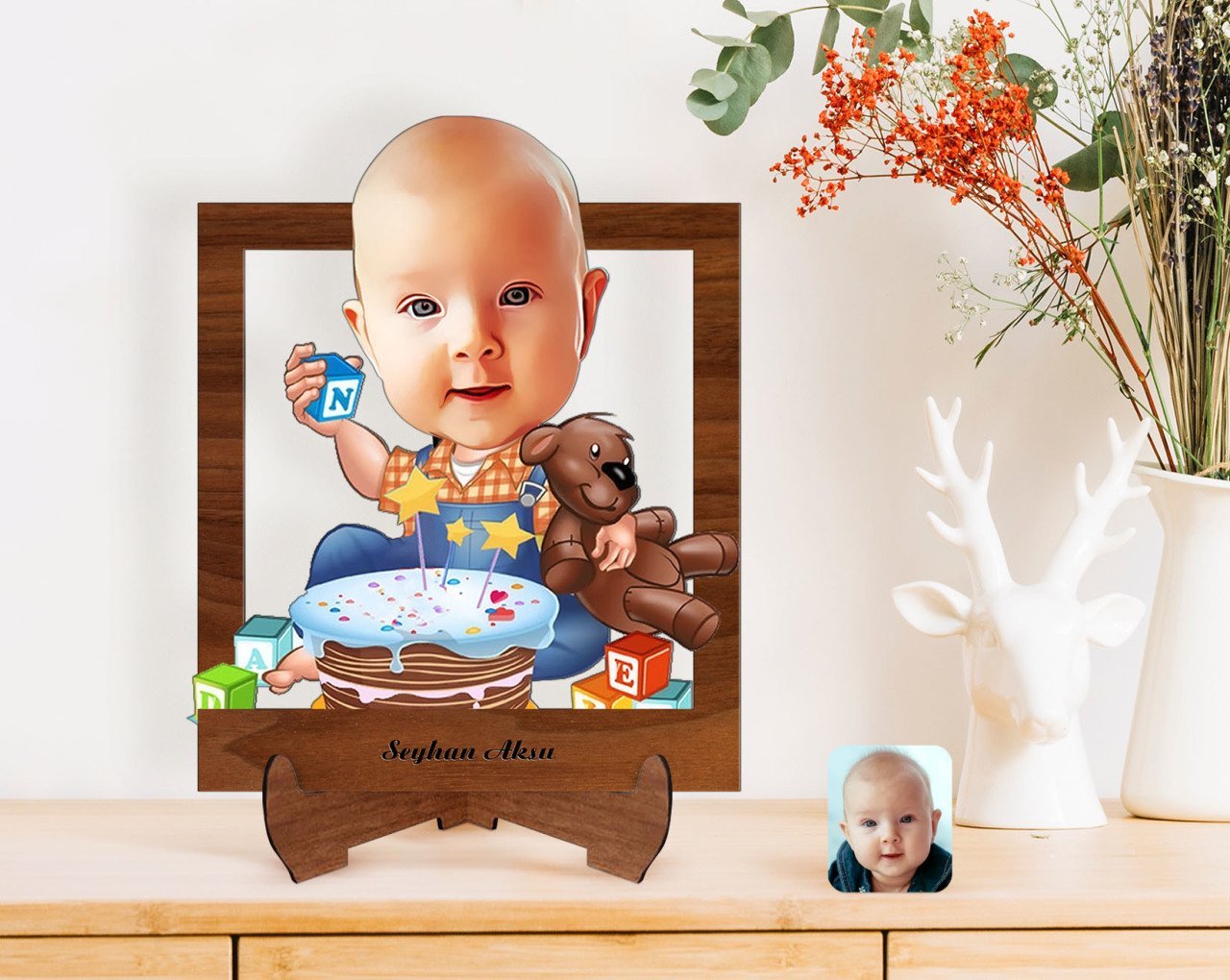 Kişiye Özel Bebek Doğum Günü Karikatürlü Ahşap Standlı 3D Biblo-1