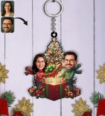 BK Gift Kişiye Özel Sevgili Yılbaşı Karikatürlü Ahşap Anahtarlık -13, Yeni Yıl Hediyesi, Yılbaşı Hediyesi