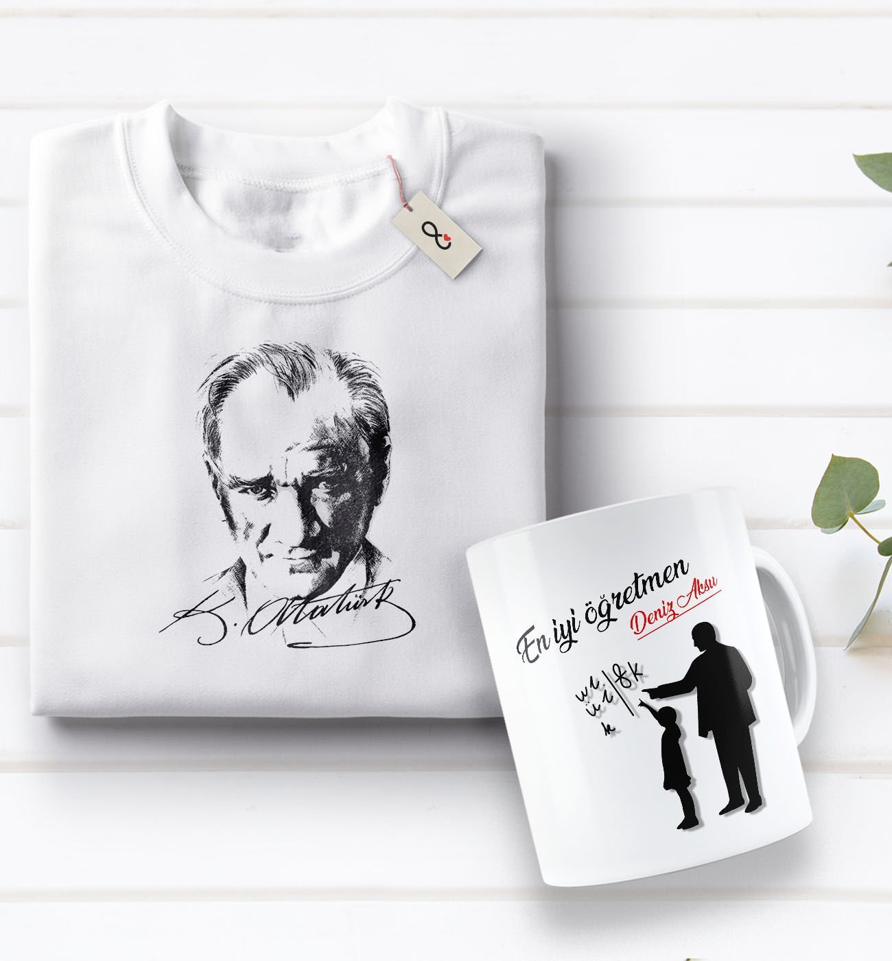 BK Gift Kişiye Özel Öğretmenler Günü Tasarımlı Kupa Bardak ve Atatürk Baskılı Tişört Hediye Seti- 2-7, Öğretmene Hediye, Öğretmenler Günü, 100. Yıl Hediyesi