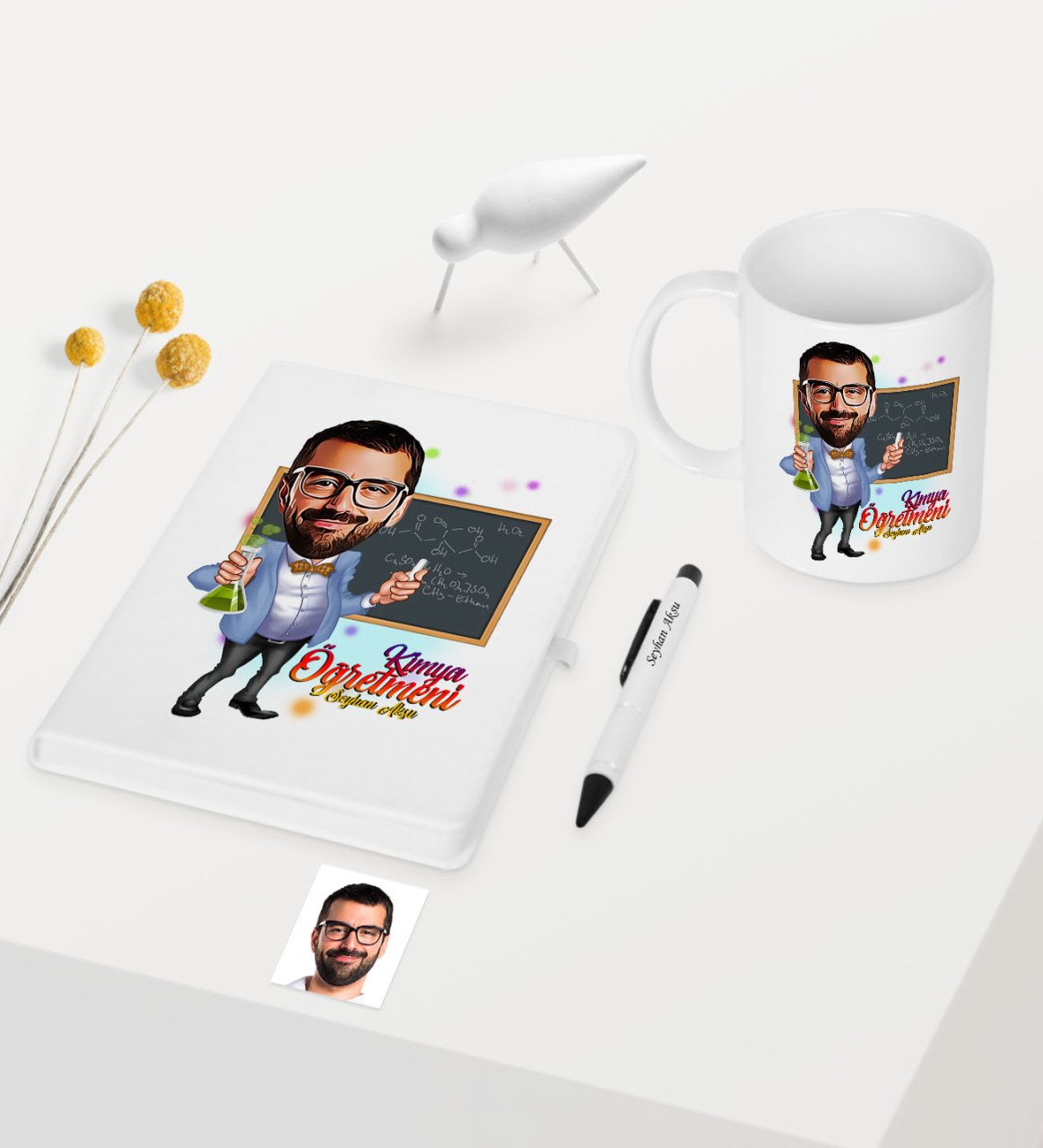 Kişiye Özel Bay Kimya Öğretmeni Temalı Karikatürlü Beyaz Defter Kalem Kupa Seti - 1