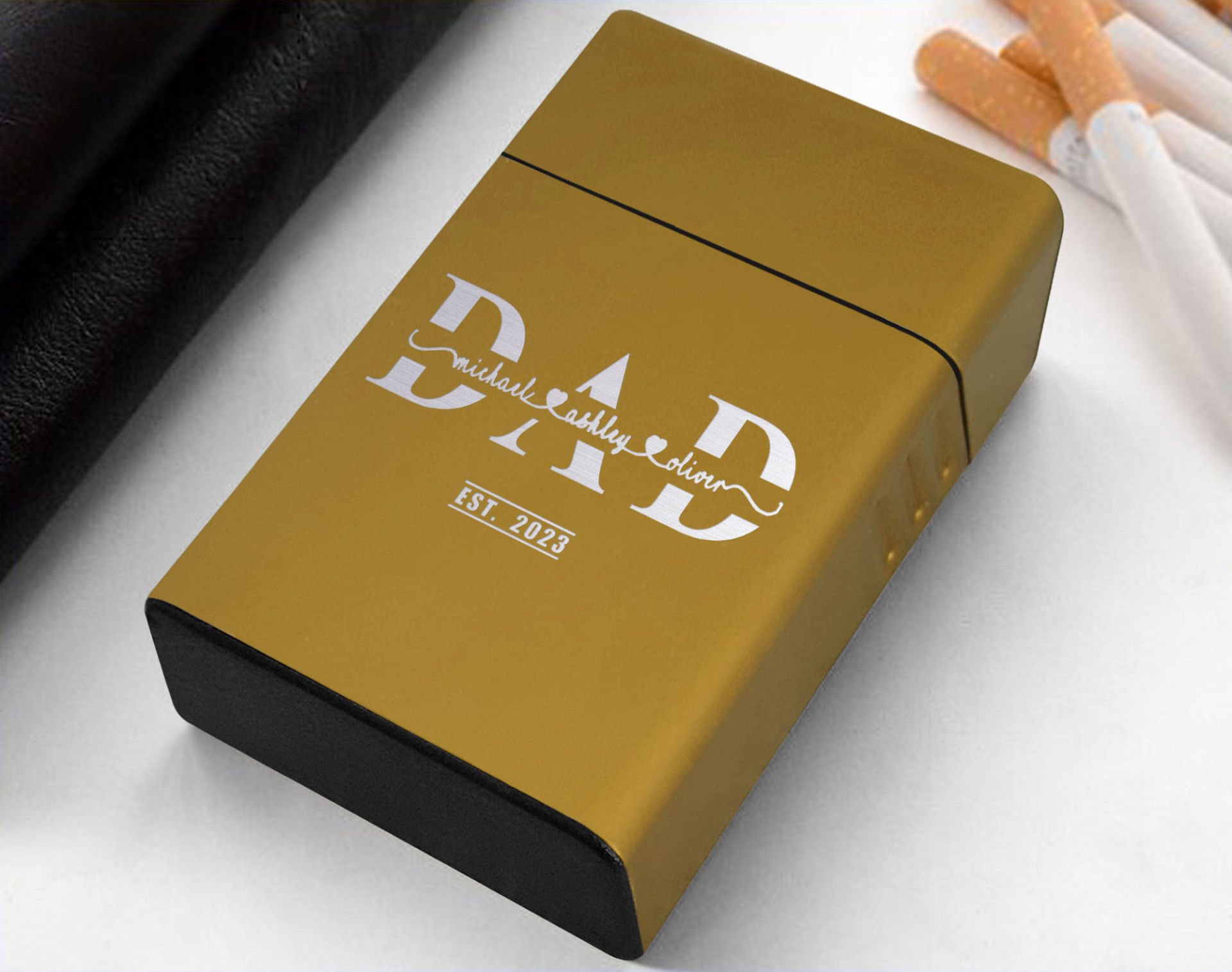 BK Gift Kişiye Özel İsimli Tarihli Babalar Günü Tasarımlı Sarı Metal Sigara Tabakası ,Babalar Günü Hediyesi , Babaya Hediye , Sigara Tabakası-1