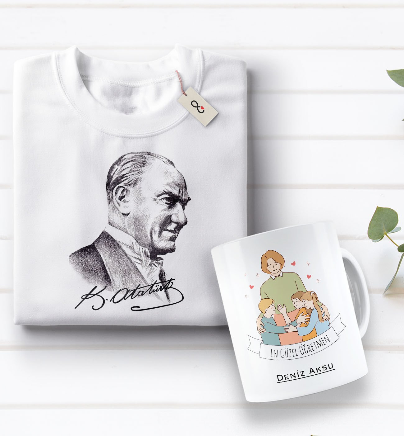 BK Gift Kişiye Özel Öğretmenler Günü Tasarımlı Kupa Bardak ve Atatürk Baskılı Tişört Hediye Seti- 3-8, Öğretmene Hediye, Öğretmenler Günü, 100. Yıl Hediyesi