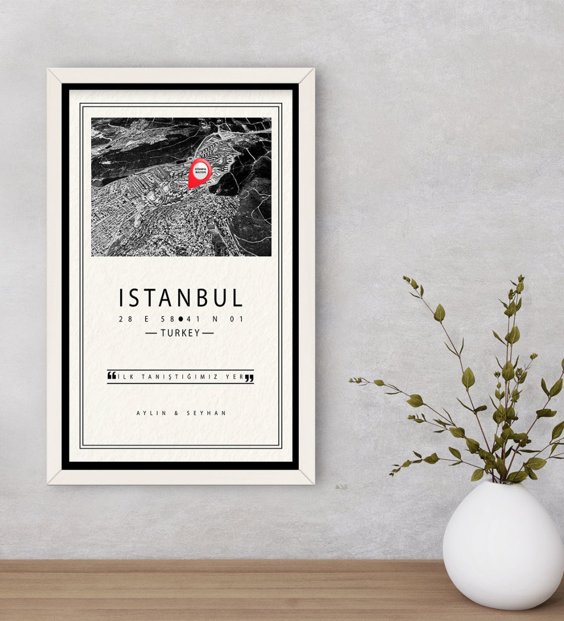 Kişiye Özel Siyah Beyaz İstanbul Haritası Tasarımlı Dekoratif Ahşap Beyaz Çerçeveli Tablo-1