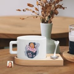 BK Gift Kişiye Özel Kadın Karikatürlü-101, Ahşap Altlıklı Seramik Fincan, Arkadaşa Hediye