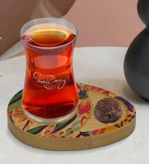 Kişiye Özel Çiçekler Tasarımlı Doğal Ahşap Tabaklı Heybeli Çay Bardağı Sunum Seti Model 1
