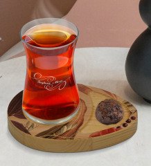 Kişiye Özel Çiçekler Tasarımlı Doğal Ahşap Tabaklı Heybeli Çay Bardağı Sunum Seti Model 3