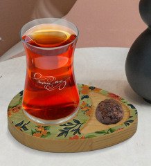 Kişiye Özel Çiçekler Tasarımlı Doğal Ahşap Tabaklı Heybeli Çay Bardağı Sunum Seti Model 5