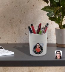 BK Gift Kişiye Özel Kadın Kolay Yetişmiyor Karikatürlü Beyaz Akrilik Kalemlik - Model 3