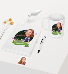 Kişiye Özel Bayan En İyi Öğretmen Temalı Karikatürlü Beyaz Defter Kalem Kupa Seti