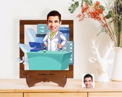Kişiye Özel Erkek Eczacı Karikatürlü Ahşap Standlı 3D Biblo-4