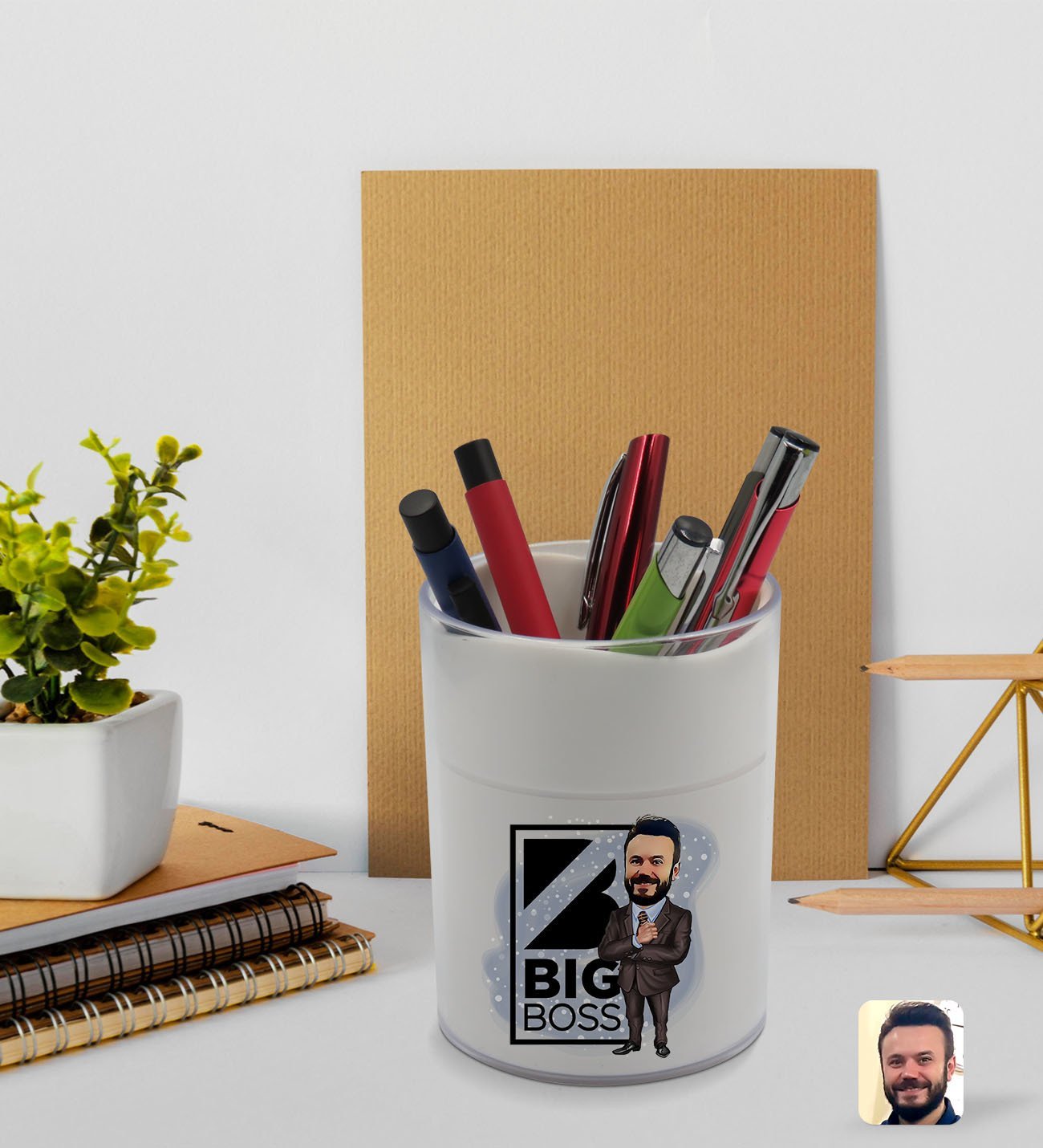 BK Gift Kişiye Özel Erkek Big Boss Karikatürlü Beyaz Akrilik Kalemlik - Model 1