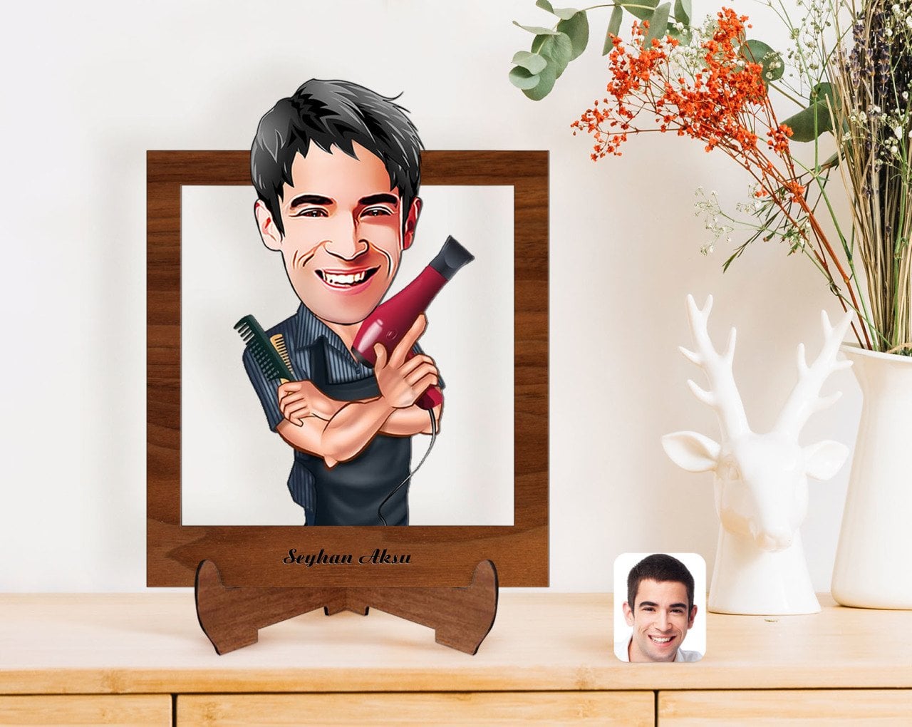 Kişiye Özel Erkek Kuaför Karikatürlü Ahşap Standlı 3D Biblo-1
