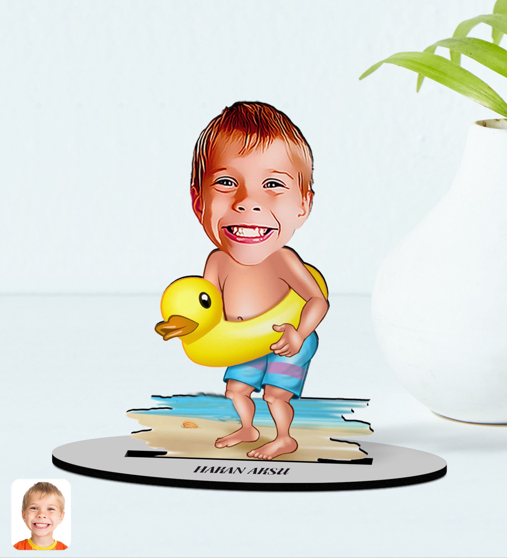 BK Gift Kişiye Özel Tatilci Çocuk Karikatürlü Ahşap Biblo Model 1