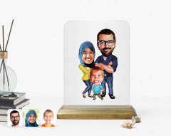 Kişiye Özel Tesettürlü Aile Karikatürlü Ahşap Standlı Çerçeve-1