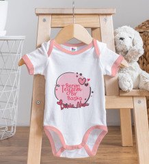BK Kids Kişiye Özel Teyzem Bir Başka Tasarımlı Pembe Bebek Body Zıbın ve Mama Önlüğü Hediye Seti