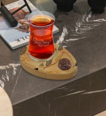 Kişiye Özel Modern Art Tasarımlı Doğal Ahşap Tabaklı Heybeli Çay Bardağı Sunum Seti Model 5