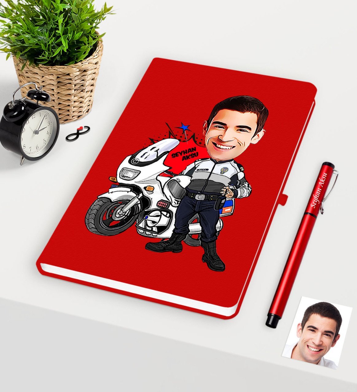 Kişiye Özel Bay Yunus Polis Karikatürlü Kırmızı Defter Kalem Seti