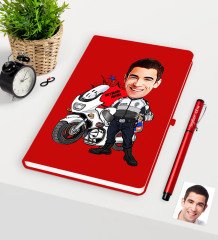 Kişiye Özel Bay Yunus Polis Karikatürlü Kırmızı Defter Kalem Seti