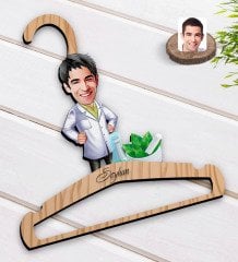 Kişiye Özel Erkek Eczacı Karikatürlü Standart Boy Ahşap Elbise Askısı-1
