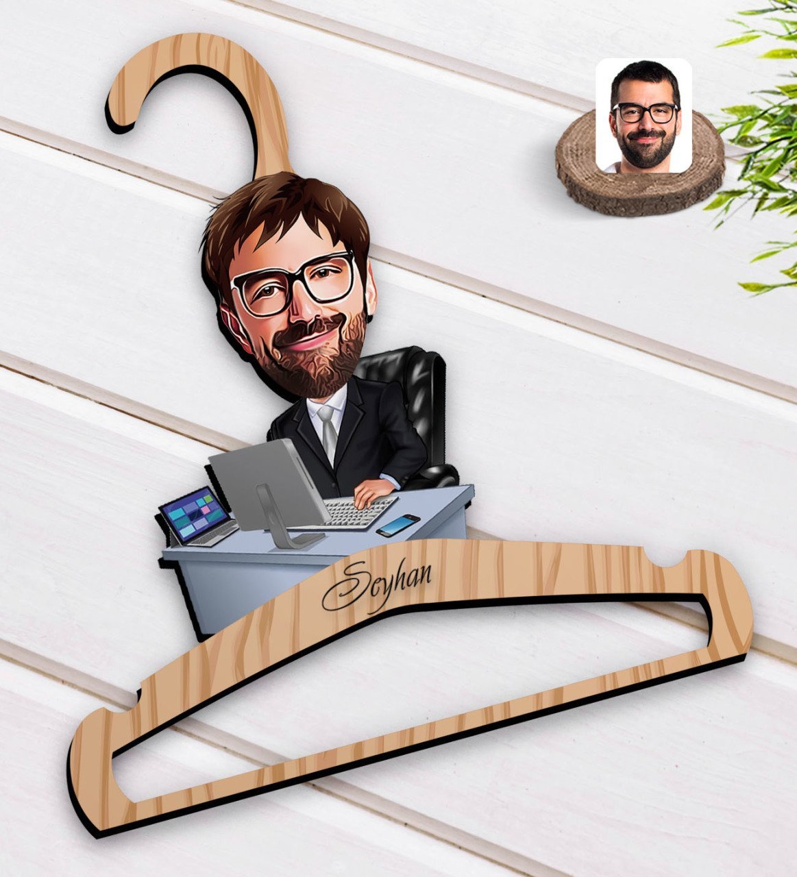 Kişiye Özel Erkek Genel Müdür Karikatürlü Standart Boy Ahşap Elbise Askısı-1