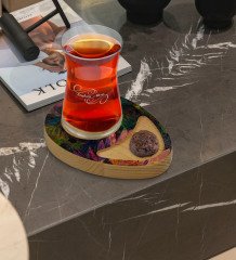 Kişiye Özel Modern Art Tasarımlı Doğal Ahşap Tabaklı Heybeli Çay Bardağı Sunum Seti Model 20