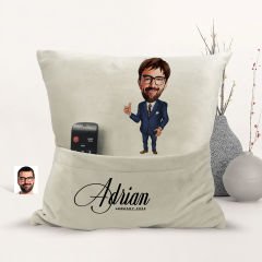 BK Gift Kişiye Özel Boss Baba Karikatür Tasarımlı Organizer Kumanda ve Atıştırmalık Cepli Sarı Kırlent Yastık-6 Arkadaşa Hediye, Cepli Yastık