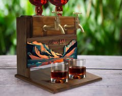 BK Gift Kişiye Özel Kabartma Manzara Tasarımlı Çift Musluklu Doğal Ahşap İçki Standı-1, İçki Standı, Doğum Günü Hediyesi, Ev Hediyesi, Erkek Hediye