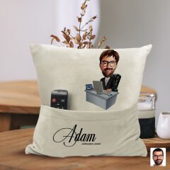 BK Gift Kişiye Özel Boss Baba Karikatür Tasarımlı Organizer Kumanda ve Atıştırmalık Cepli Sarı Kırlent Yastık-12 Arkadaşa Hediye, Cepli Yastık