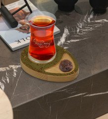 Kişiye Özel Retro Motif Tasarımlı Doğal Ahşap Tabaklı Heybeli Çay Bardağı Sunum Seti Model 4