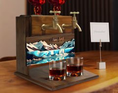 BK Gift Kişiye Özel Kabartma Manzara Tasarımlı Çift Musluklu Doğal Ahşap İçki Standı-6, İçki Standı, Doğum Günü Hediyesi, Ev Hediyesi, Erkek Hediye
