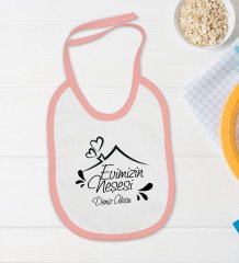 BK Kids Kişiye Özel Evimizin Neşesi Tasarımlı Pembe Bebek Body Zıbın ve Mama Önlüğü Hediye Seti