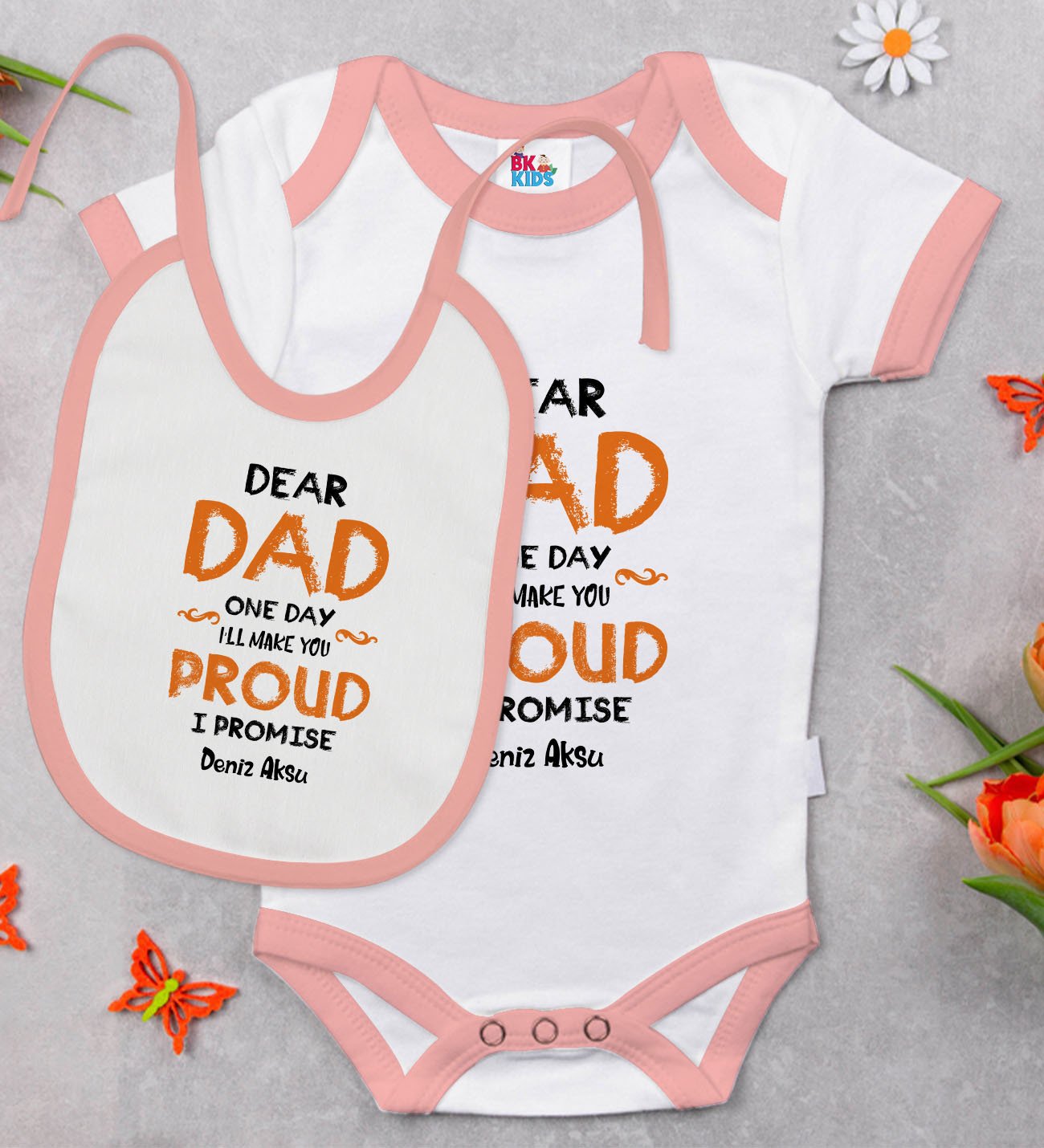 BK Kids Kişiye Özel Dear Dad Tasarımlı Pembe Bebek Body Zıbın ve Mama Önlüğü Hediye Seti