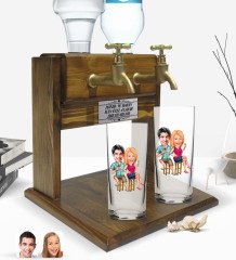 Kişiye Özel Sevgililer Tasarımlı İkili Rakı Bardağı ve Çift Musluklu Doğal Ahşap Rakı Standı-51